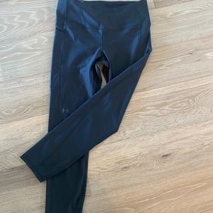 Under Armour Women’s Leggings, HeatGear Tight Compression Ankle Fitted. Size M